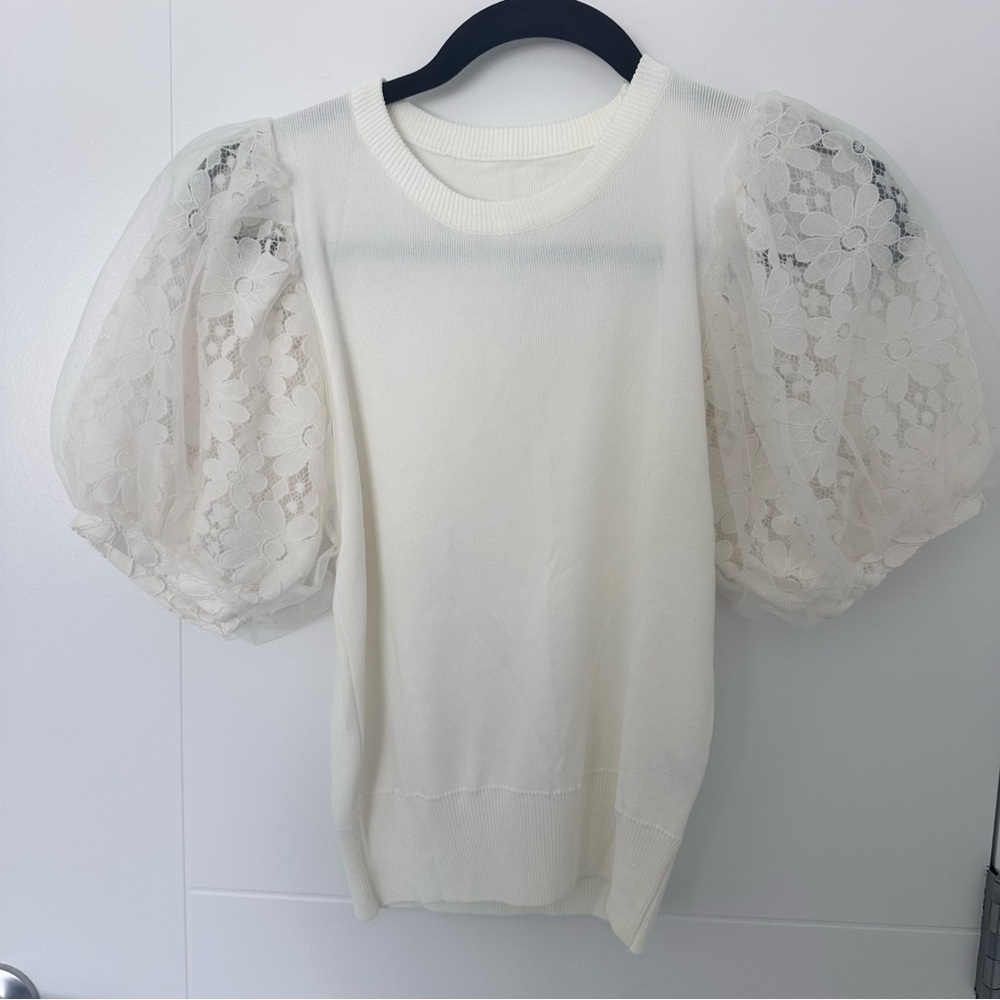 DURAS Elegant White Puff Sleeve Top